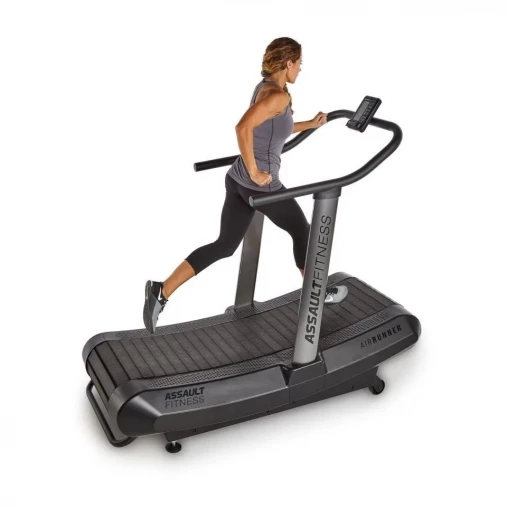 Беговая дорожка Assault Runner Pro (модель 2026, красный логотип) с изогнутым беговым полотном гусеничного типа