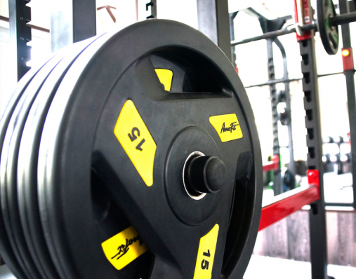 Набор 160 кг. черных олимпийских обрезиненных дисков AeroFit AFPLC 1.25-25KG с 3-мя хватами. Посадочное кольцо из нержавеющей стали Набор 160 кг. черных олимпийских обрезиненных дисков AeroFit AFPLC 1.25-25KG с 3-мя хватами. Посадочное кольцо из нержавеющей стали
